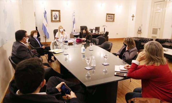 Salud y la Facultad de Derecho trabajan en capacitaciones sobre abordaje de violencia de género Salud y la Facultad de Derecho trabajan en capacitaciones sobre abordaje de violencia de género