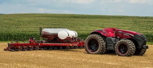 PRESENTAN EL PRIMER TRACTOR AUTÓNOMO DEL MUNDO QUE SE MANEJA DESDE UN CELULAR PRESENTAN EL PRIMER TRACTOR AUTÓNOMO DEL MUNDO QUE SE MANEJA DESDE UN CELULAR