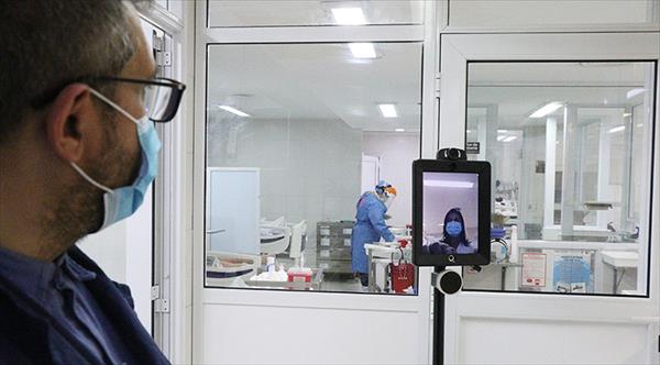 En el Centro de Salud un robot monitorea a pacientes con COVID-19 En el Centro de Salud un robot monitorea a pacientes con COVID-19