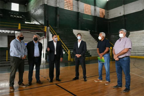 Acondicionan el Club Villa Luján para recibir al Tour Argentino de Vóley Acondicionan el Club Villa Luján para recibir al Tour Argentino de Vóley