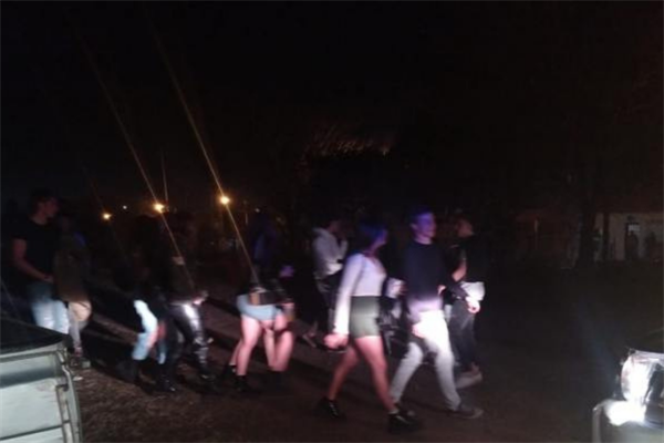 Fiestas clandestinas: Desalojaron clubes y bares de Yerba Buena Fiestas clandestinas: Desalojaron clubes y bares de Yerba Buena