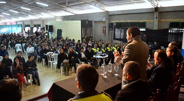 Seguridad Inteligente: 500 alumnos se capacitaron en Yerba Buena Seguridad Inteligente: 500 alumnos se capacitaron en Yerba Buena