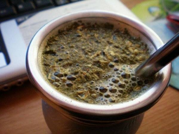“UN MATE Y UN AMOR” REFLEXIÓN SOBRE UNA COSTUMBRE NACIONAL QUE TE VA EMOCIONAR”. “UN MATE Y UN AMOR” REFLEXIÓN SOBRE UNA COSTUMBRE NACIONAL QUE TE VA EMOCIONAR”.