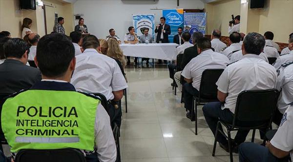 Capacitan a la Policía para trabajar en la lucha contra las adicciones Capacitan a la Policía para trabajar en la lucha contra las adicciones