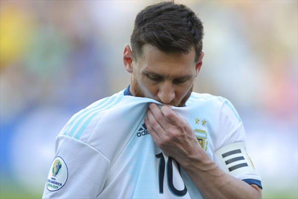 Oficial: la Conmebol se negó a reducirle la sanción a Lionel Messi y no podrá jugar los amistosos de octubre con la Selección Oficial: la Conmebol se negó a reducirle la sanción a Lionel Messi y no podrá jugar los amistosos de octubre con la Selección