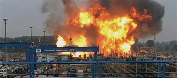 IMPRESIONANTE EXPLOSIÓN EN UNA PLANTA QUÍMICA EN ALEMANIA IMPRESIONANTE EXPLOSIÓN EN UNA PLANTA QUÍMICA EN ALEMANIA