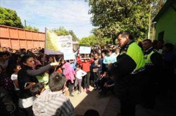 ESTUDIANTES DE ALTO VERDE DISCUTIERON CON JEFES POLICIALES ESTUDIANTES DE ALTO VERDE DISCUTIERON CON JEFES POLICIALES