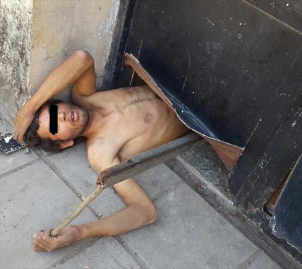 Atrapado: Quiso entrar a robar en una escuela y quedó en la puerta Atrapado: Quiso entrar a robar en una escuela y quedó en la puerta