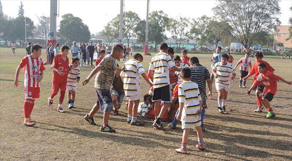 Más de 200 chicos en una jornada de rugby por la inclusión Más de 200 chicos en una jornada de rugby por la inclusión