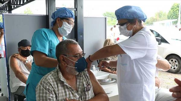Se reanuda la vacunación a mayores de 70 años en toda la provincia Se reanuda la vacunación a mayores de 70 años en toda la provincia