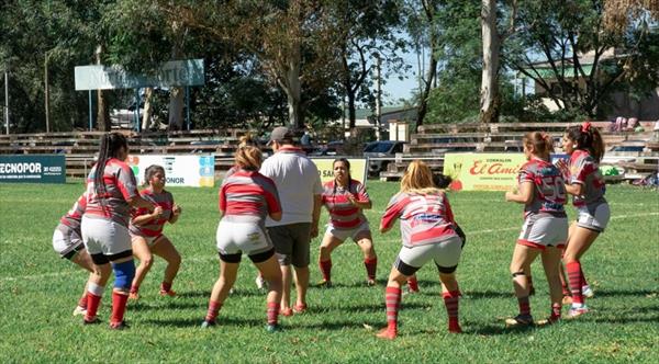 Once equipos participan del torneo de rugby femenino Once equipos participan del torneo de rugby femenino