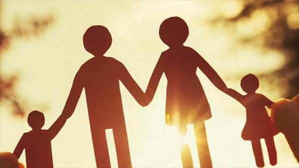 Tres hermanos buscan una familia que los adopte juntos Tres hermanos buscan una familia que los adopte juntos